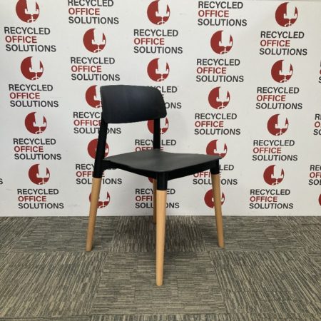 Black Plastic Static Meeting Room Chair with Light Wooden Legs