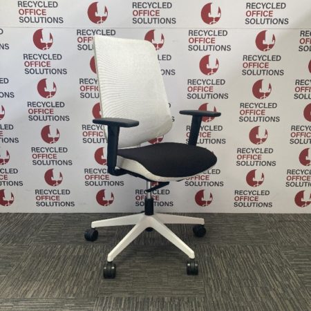 Black 'Forma 5' Task Chair with White Frame